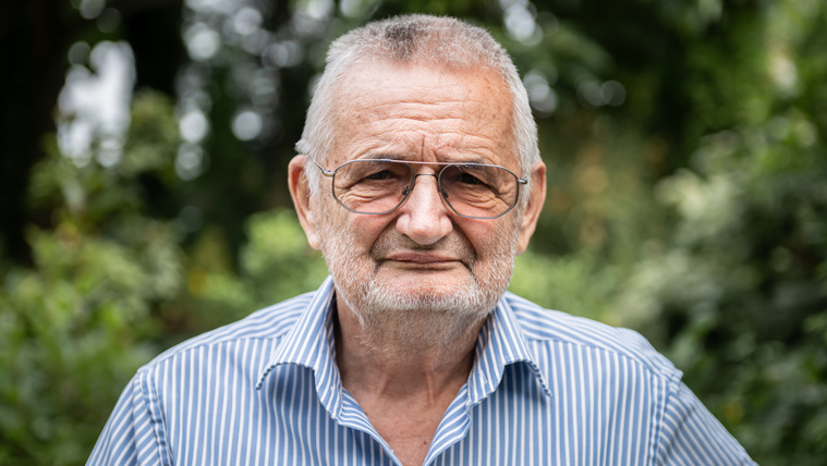 A szőrös gyerekek szakértője, akit egy ország fogadott a szívébe