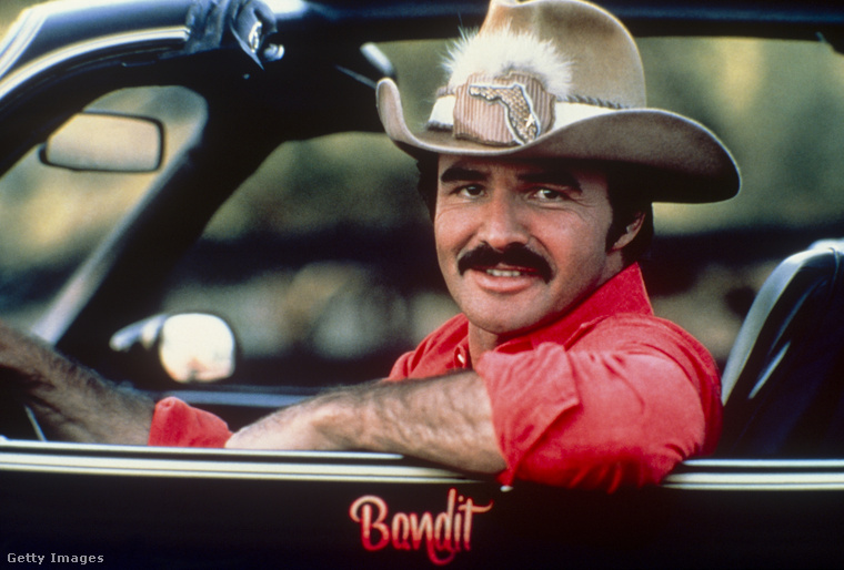 Az 1978-as Pontiac Firebird Trans AM, amelyet Burt Reynolds a „Smokey és a bandita” (1977) című filmben vezetett, a filmtörténet egyik leghíresebb autója.&nbsp;