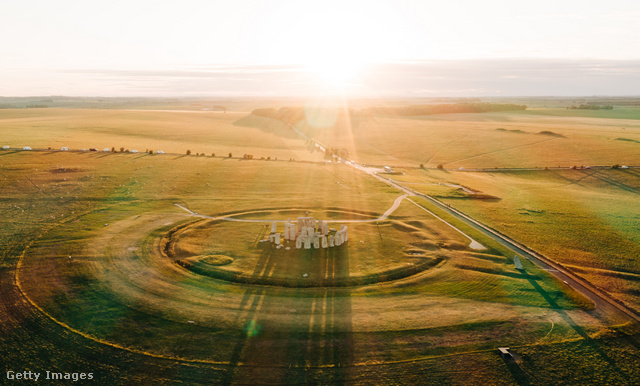 Stonehenge kör alakban elhelyezett kőtömbjei még mindig számos titkot őriznek