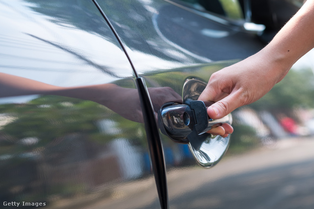 Habár a keyless rendszer rendkívül kényelmes, megnöveli az autólopások számát, így veszélyes lehet