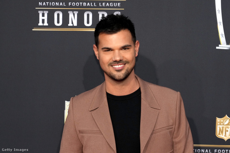 Taylor Lautner&nbsp;Az Alkonyat trilógiával Taylor Lautner is világhírű lett, ám míg Kristen Stewart és Robert Pattinson karrierje szárnyalt, az amerikai színész lassan eltűnt a reflektorfényből