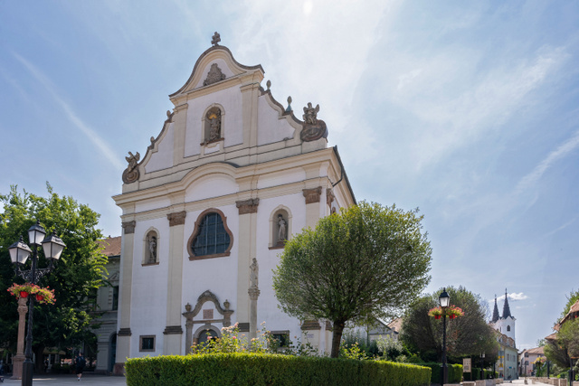 Az egykori váci domonkos templom altemplomából is kerültek elő ehető szentképek