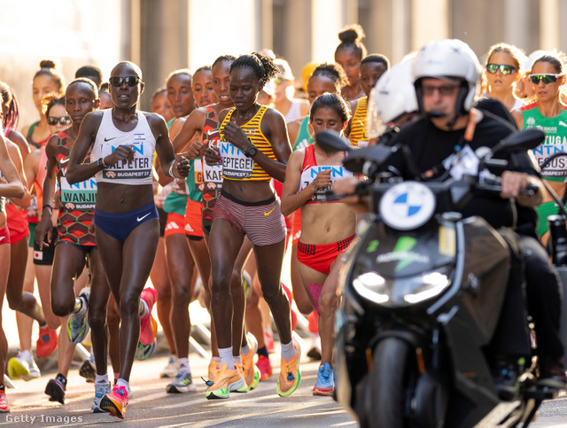 Rebecca Cheptegei Budapesten is futott maratont: a kapcsolati erőszak áldozatává vált futónő 2021 óta versenyzett ezen a távon, tavaly 14. lett Budapesten