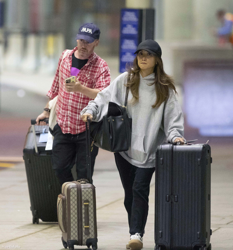 Macaulay Culkint és Brenda Songot Torontóba érve fotózták le a paparazzók