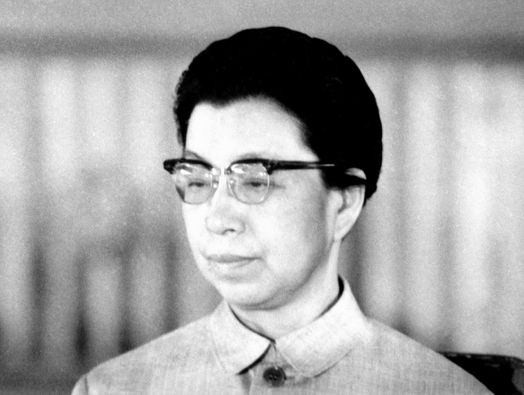 Csiang Csing, más néven „Madame Mao” a hírek szerint ugyanolyan hataloméhes és kegyetlen volt, mint férje, a kínai kommunista diktátor, Mao Ce-tung