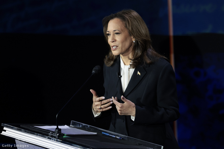 Kamala Harris demokrata elnökjelölt 2024. szeptember 10-én Philadelphiában, Pennsylvania államban