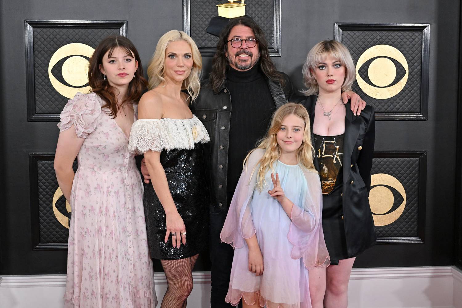 Dave Grohl és családja a 2023-as Grammy-gálán.