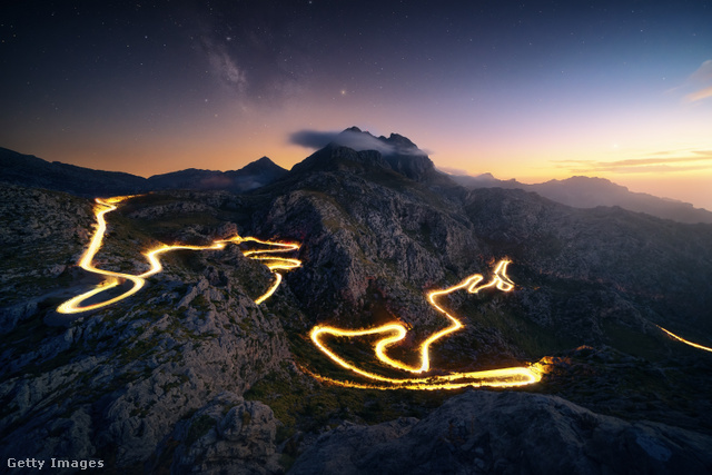 A Serra de Tramuntana hágójára vezető kanyargós út