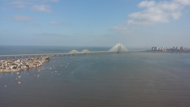 Ebben a festői környezetben könnyű elfelejteni az itthoni gondokat. Mumbai - Rajiv Gandhi Sea Link