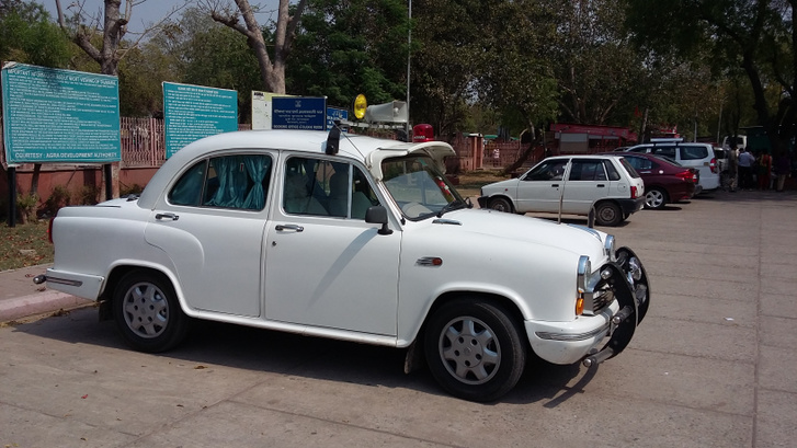 Idén az 58 évig gyártott Hindustan Ambassador állami verziója vonhatta el olvasónk figyelmét.