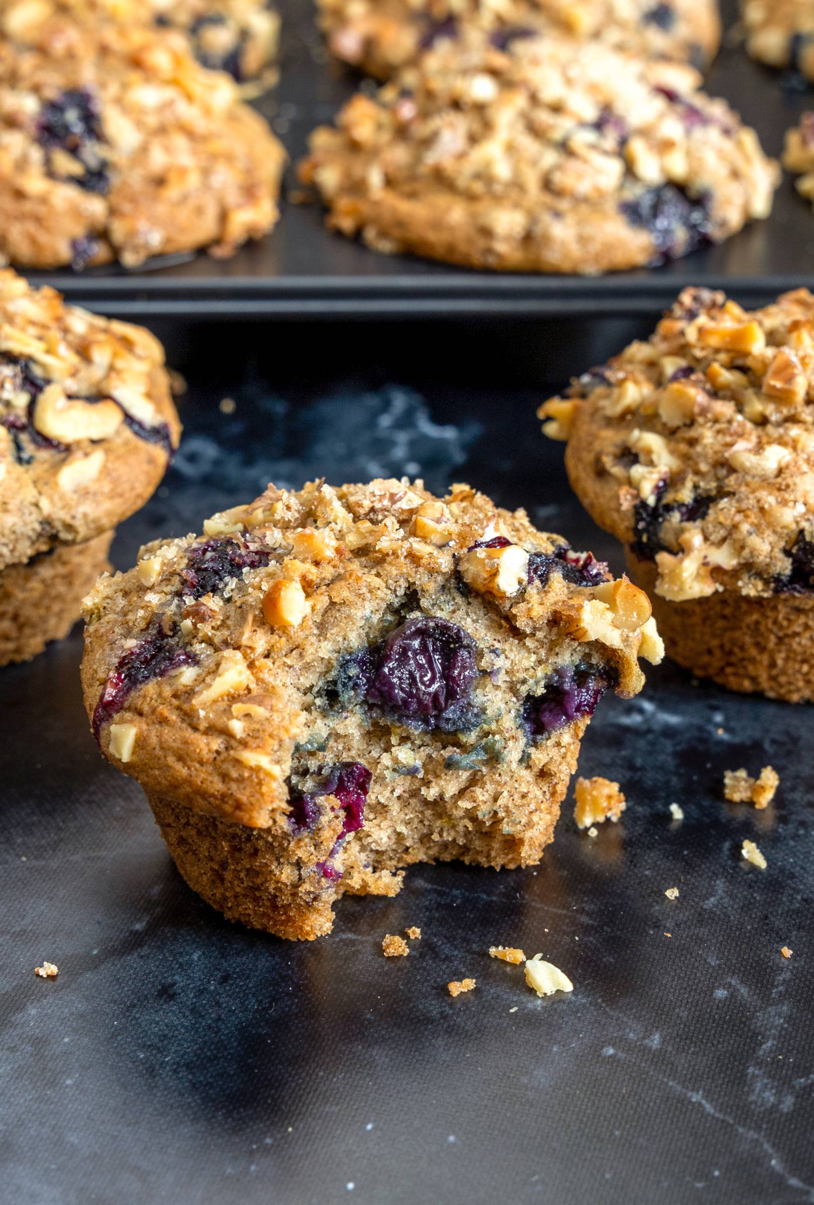 Vegan-desszert-receptvalogatas-afonyas-muffin