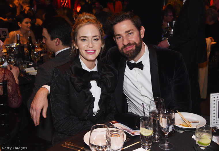 #11: Emily Blunt hűséges színházlátogatásai&nbsp;Amikor John Krasinski a „Dry Powder” című darabban szerepelt, Emily Blunt minden előadáson ott volt, hogy támogassa férjét