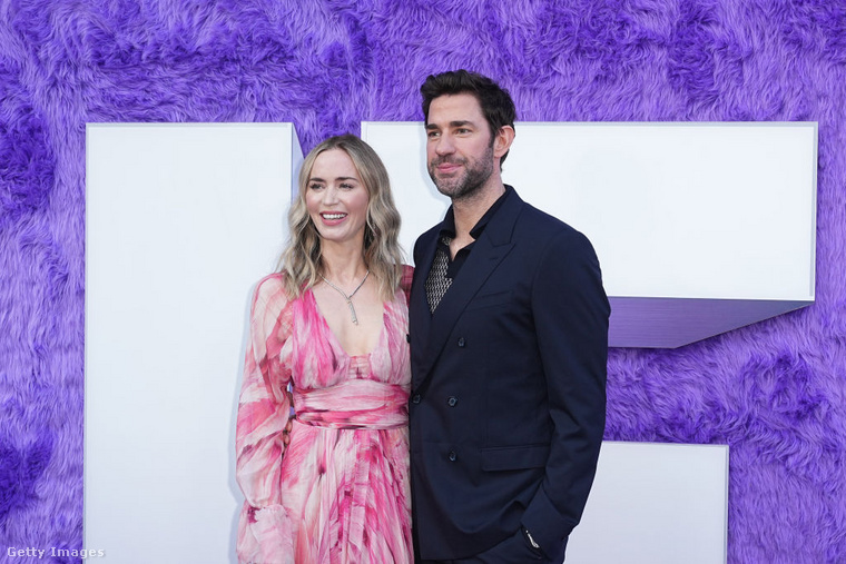 John Krasinski és Emily Blunt&nbsp;John Krasinski és felesége, Emily Blunt Jimmy Kimmel szomszédjai voltak, és évekig tréfálkoztak egymással