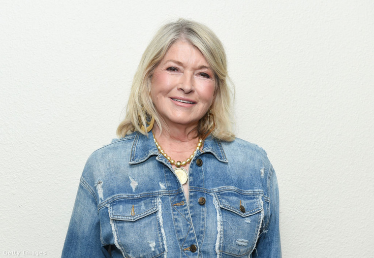 Martha Stewart&nbsp;Martha Stewart híres East Hampton-i otthonában töltötte nyarait, ahol nemcsak a híres utcában élt, hanem egyik zenész szomszédja is gyakran látta őt.