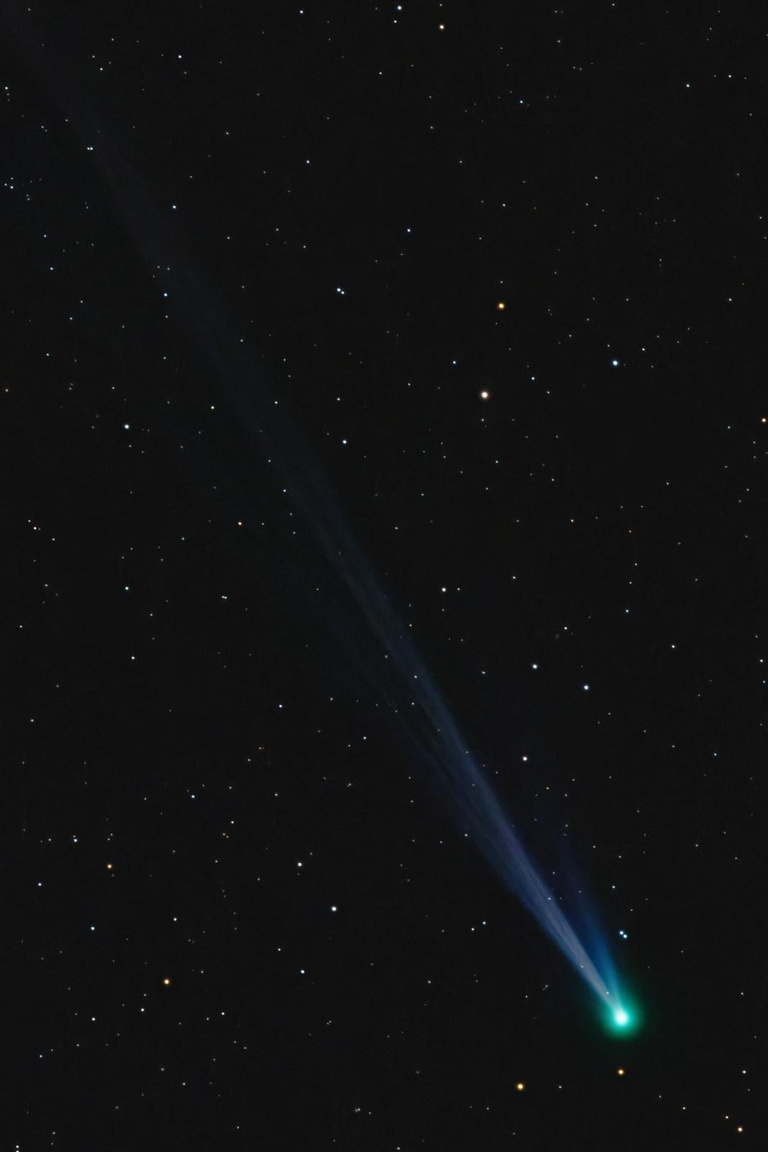 Forked Tail Comet C/2023 P1 (Nishimura) - Planets, Comets, Asteroids