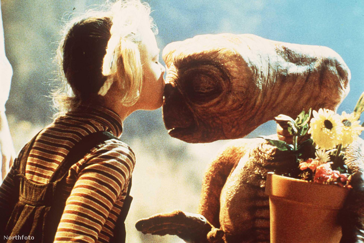 Az ifjú Drew Barrymore és E. T., a földönkívüli