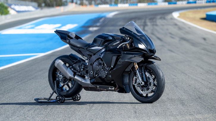 2025-Yamaha-YZF1000R1COMP-EU-Tech Black-Static-001-03