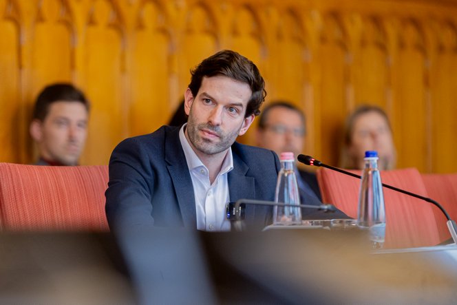 Fekete-Győr András nekiment Dúró Dórának: Fogd a&nbsp;gyűlöletkeltő férjedet, és tűnjetek el végre