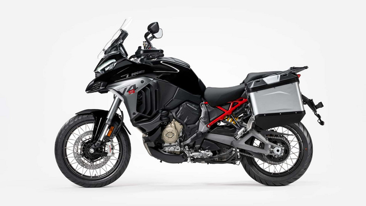 2025-ducati-multistrada-v4---studio---left-side-with-panniers