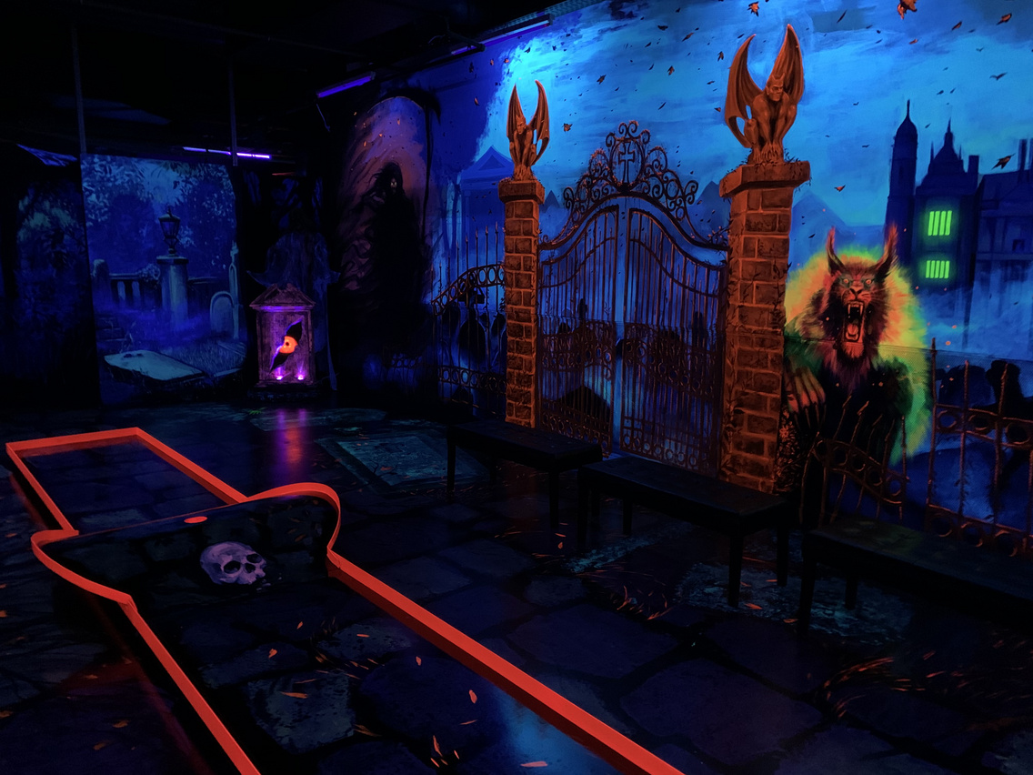 indoorbudapest-mini-golf-horror