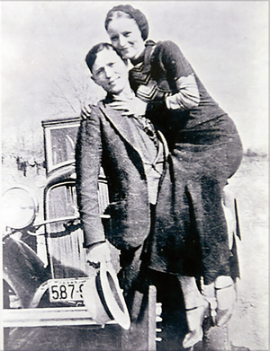 A köztük lévő romantikus szál miatt sokan hősként tekintettek Bonnie és Clyde párosára