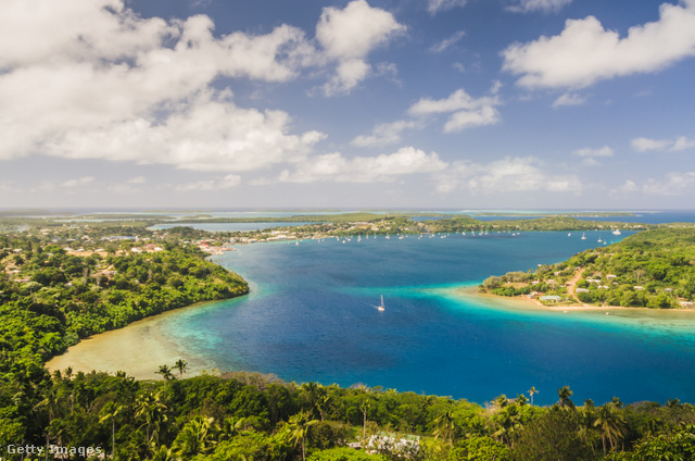 Tonga rengeteg apró szigetből áll – ezek egyikéről menekültek el a fiúk