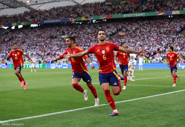 Mikel Merino ünnepli csapata második gólját a Spanyolország–Németország 2024-es labdarúgó-Európa-bajnokság negyeddöntős mérkőzésén 2024. július 5-én