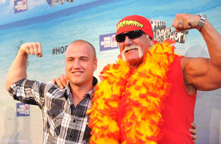 Nick Hogan – Hulk Hogan fia&nbsp;Hulk Hogan fia, Nick Hogan részt vett egy utcai versenyen, amely tragédiával végződött: autójával nekicsapódott egy fának, ami súlyos agykárosodást okozott az utasának, John Grazianónak