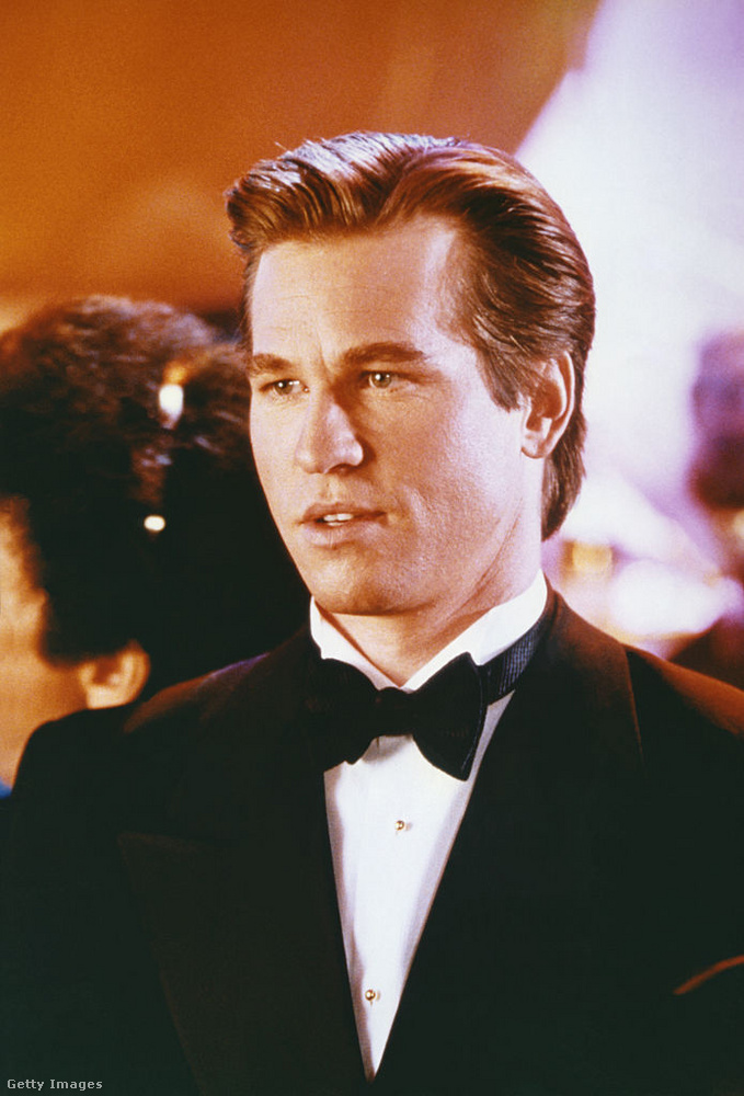 Val Kilmer: a torokrákkal küzdő színész, aki teljesen másképp néz ki&nbsp;Val Kilmer a ’90-es évek egyik legnagyobb sztárja volt, olyan filmekkel, mint a „Top Gun” és a „Batman”