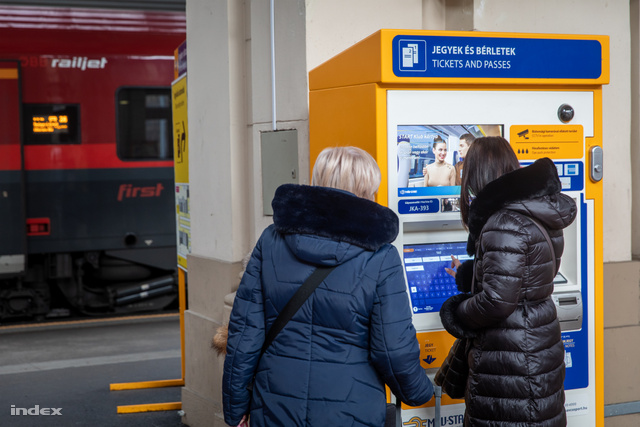 Hamarosan nem lehet menet közben jegyet venni, bírság jár érte, ha a MÁV-HÉV járataira jegy nélkül szállunk fel