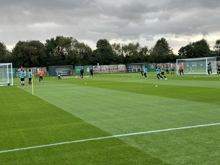 Edzés közben a Liverpool U15-ös korosztálya