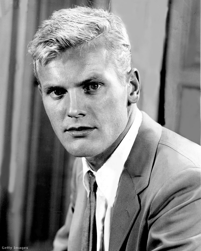 Tab Hunter elmondása szerint a Paramount stúdió, amely Perkins filmjeit gyártotta, felszólította őt, hogy szakítson a színésszel, mert kapcsolatuk rossz fényt vetett volna karrierjükre