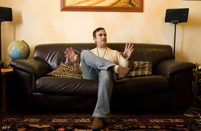 Derek Serra Fokvárosi otthonában 2008. óta fogad turistákat a Couchsrufing.org-on keresztül