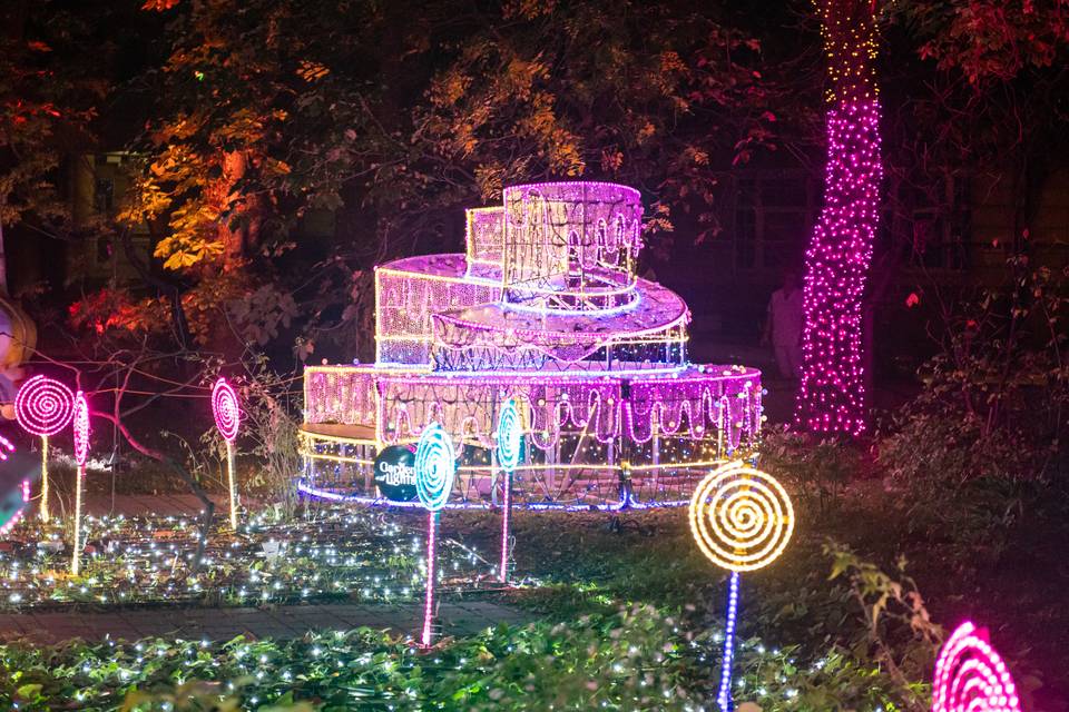 Idén ősszel Aprajafalva világít a Füvészkertben – Varázslatos fényshow-val vár a Garden of Lights