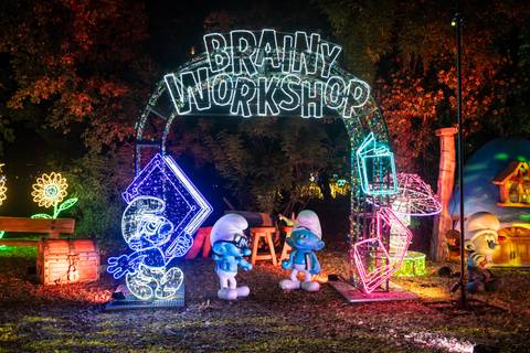 Smurf Village lights up ELTE Botanical Gardens – Photos