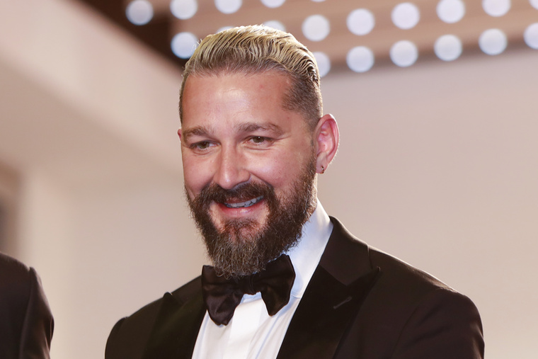 LaBeouf problémái 2014-ben kezdődtek, amikor letartóztatták rendbontásért, majd folyamatosan címlapokra került bizarr viselkedésével és nyilvános kirohanásaival