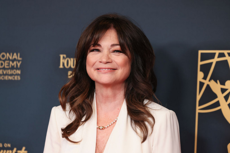 Valerie Bertinelli&nbsp;Valerie Bertinelli, akit a “One Day At a Time” sitcom tinédzser sztárjaként ismertek meg, később a “Hot in Cleveland” sorozatban tért vissza a képernyőre