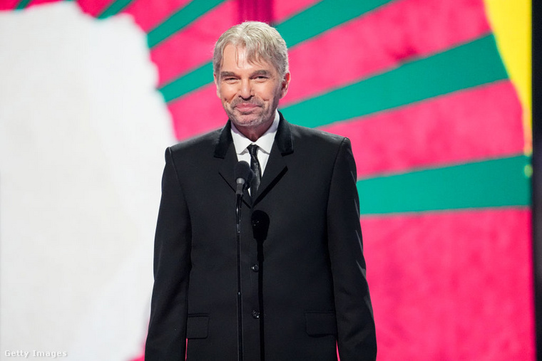 Billy Bob Thornton – Tapló Télapó Billy Bob Thornton karaktere a Tapló Télapóban egy részeg Mikulás, de nem csak a szerep kedvéért ivott