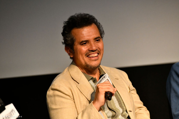 John Leguizamo és Bob Hoskins – Super Mario Brothers&nbsp;A Super Mario Brothers forgatása alatt John Leguizamo és Bob Hoskins szinte végig részegek voltak