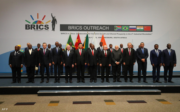 Az államfők a 10. BRICS-csúcstalálkozón a dél-afrikai Johannesburgban 2018. július 27-én