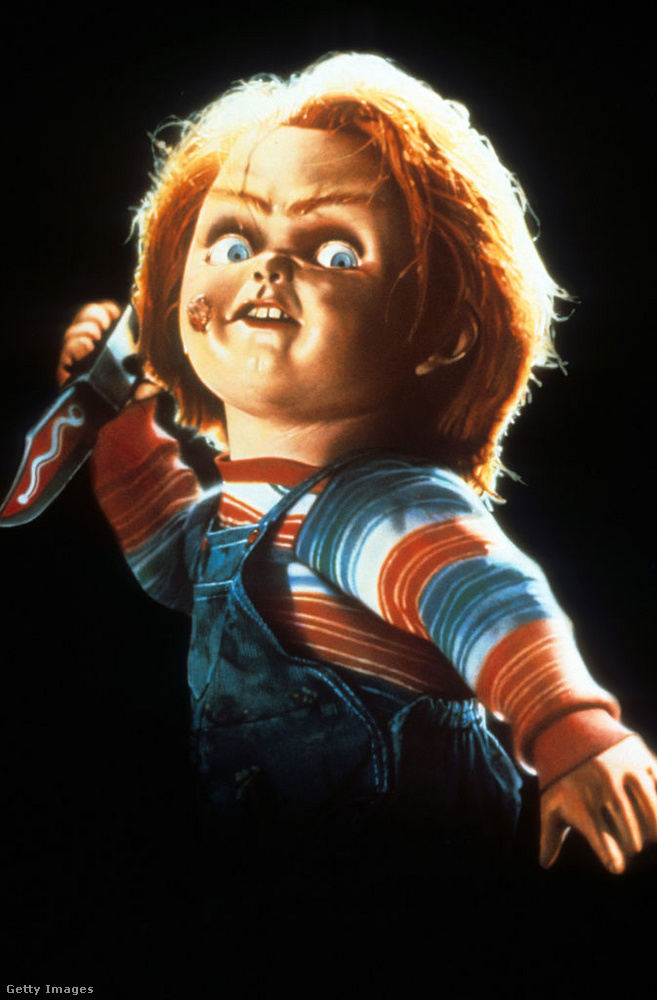 Brad Dourif mint Chucky a Gyermekjáték című filmben&nbsp;1988-ban a Gyermekjáték című horrorfilmmel egy igazán félelmetes figura, Chucky, a sorozatgyilkos baba került a vászonra