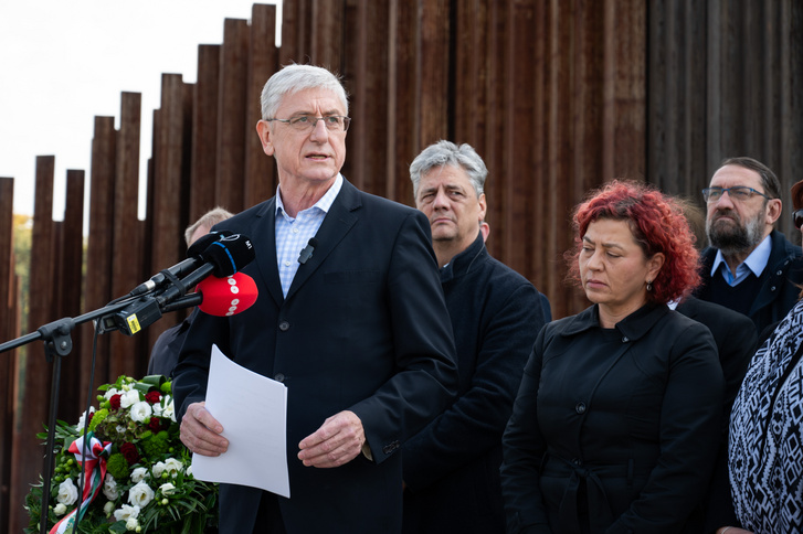 Gyurcsány Ferenc az Ötvehatosok terén