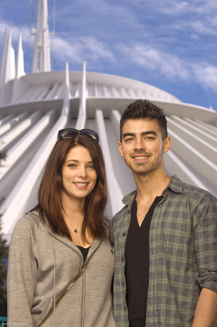 Joe Jonas és Ashley Greene (Fotó: Handout / Getty Images Hungary)