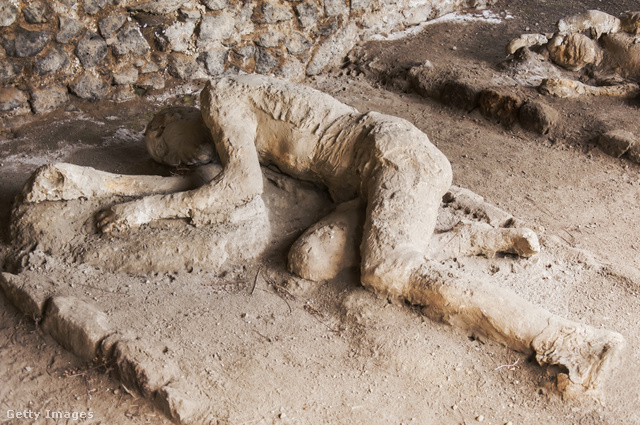 Pompeiinek nemcsak az épületei maradtak fenn, hanem a falakon belüli világ lenyomata is