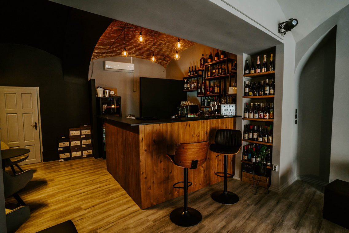 wine-vinyl-bar-store-veszpre-m-ko-ro-si-tama-s01409