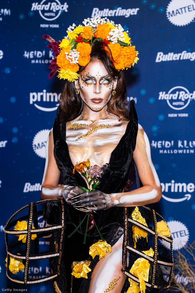 Danna Paola&nbsp;Danna Paola lenyűgöző, szürreális jelmezben jelent meg Heidi Klum Halloween-partiján