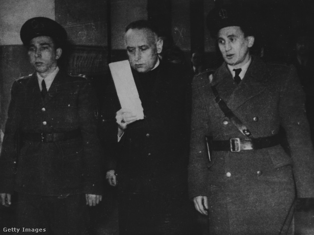 Mindszenty-per, 1949. Két évvel később botrányosan ért véget a Katolikus Püspöki Kar eskütétele