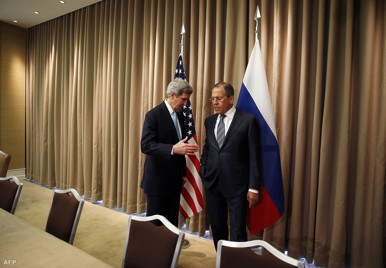 John Kerry amerikai külügyminiszter és Szergej Lavrov a genfi találkozón, 2014. április 17-én.