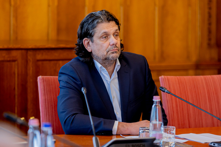 Juszt László plagizálással vádolja Deutsch Tamást, és lehülyézte az EP-képviselőt