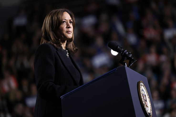 Kamala Harris elismerte vereségét, de tovább harcol